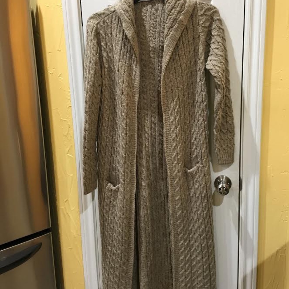 Pearl in women Hooded Sweater